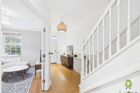 EweMove Estate Agents Basingstoke - Gaiger Avenue 