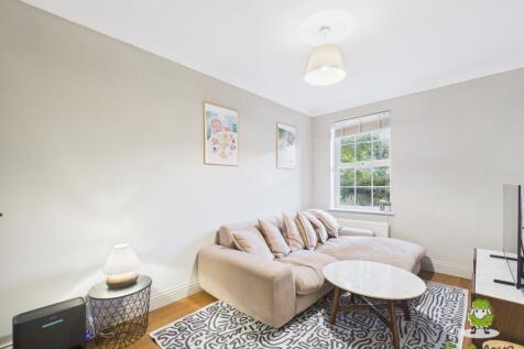 EweMove Estate Agents Basingstoke - Gaiger Avenue 