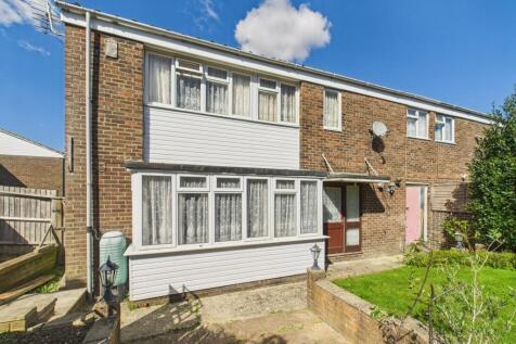 EweMove Basingstoke Estate Agents - Cleveland Clos