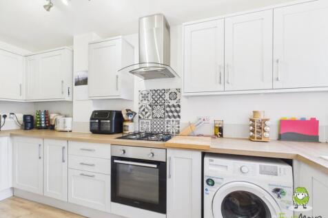 EweMove Estate Agents Basingstoke - Sorrells Close