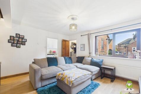 EweMove Estate Agents Basingstoke - Sorrells Close