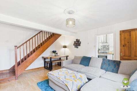 EweMove Estate Agents Basingstoke - Sorrells Close