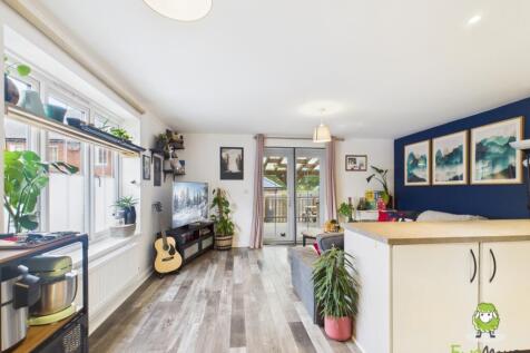 EweMove Estate Agents Basingstoke - Dovecote Way -