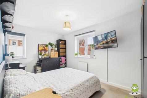 EweMove Estate Agents Basingstoke - Dovecote Way -