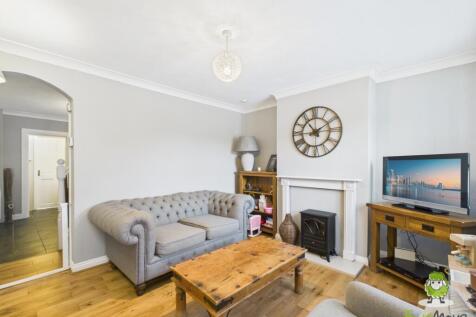 EweMove Estate Agents Basingstoke - Upper Sherbour