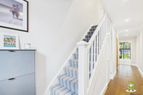 EweMove Estate Agents Basingstoke - Kings Road