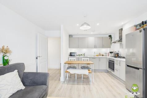 EweMove Estate Agents Basingstoke - Coliseum Court
