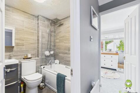 EweMove Estate Agents Basingstoke - Little Copse C