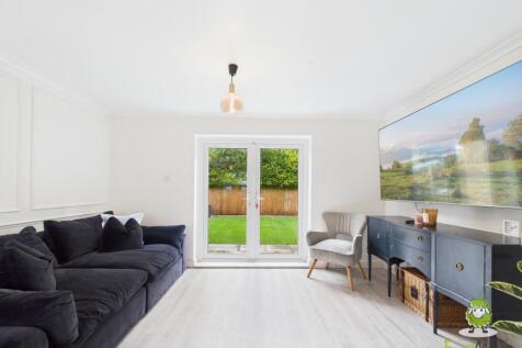 EweMove Estate Agents Basingstoke - York Close - L