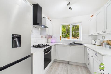 EweMove Estate Agents Basingstoke - York Close - K