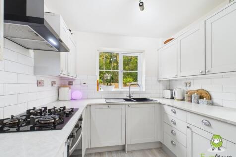 EweMove Estate Agents Basingstoke - York Close - K