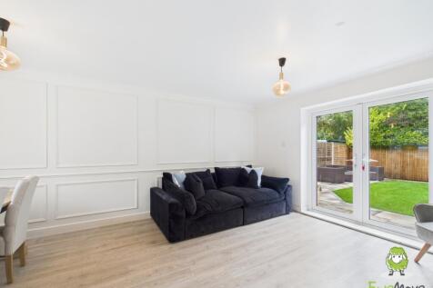 EweMove Estate Agents Basingstoke - York Close - L