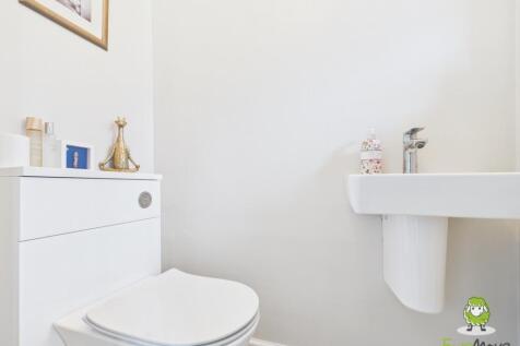 EweMove Estate Agents Basingstoke - York Close - C