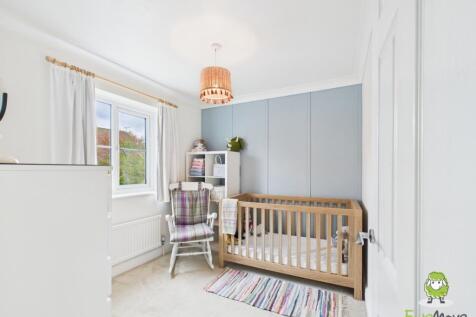 EweMove Estate Agents Basingstoke - York Close - B