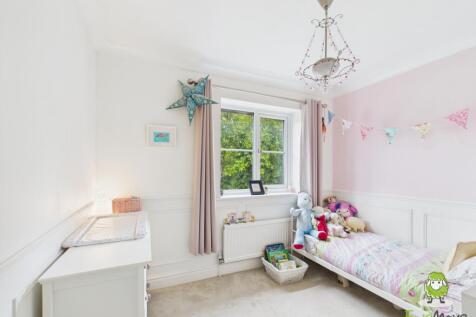 EweMove Estate Agents Basingstoke - York Close - B