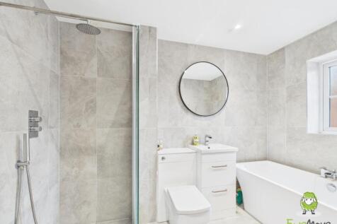 EweMove Estate Agents Basingstoke - York Close - B