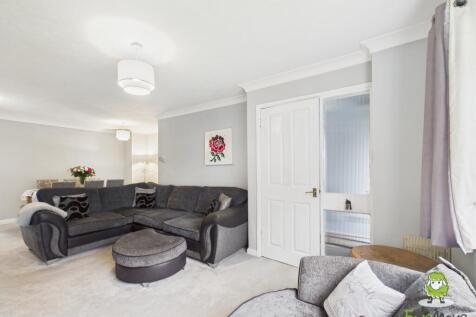 EweMove Estate Agents Basingstoke - Lea Close - Lo