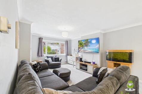 EweMove Estate Agents Basingstoke - Lea Close - Lo