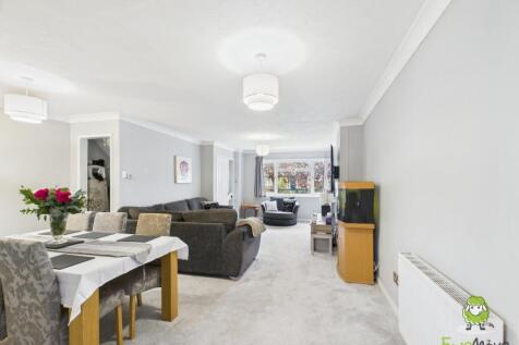 EweMove Estate Agents Basingstoke - Lea Close - Lo