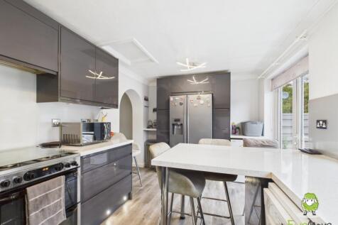 EweMove Estate Agents Basingstoke - Lea Close - Ki