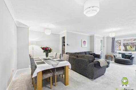 EweMove Estate Agents Basingstoke - Lea Close - Lo