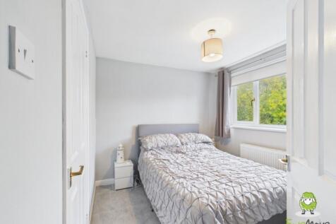 EweMove Estate Agents Basingstoke - Lea Close - Be