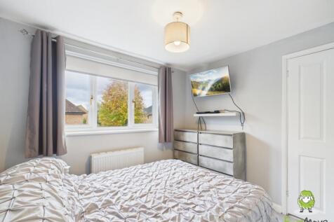 EweMove Estate Agents Basingstoke - Lea Close - Be