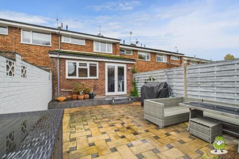 EweMove Estate Agents Basingstoke - Lea Close - Ga