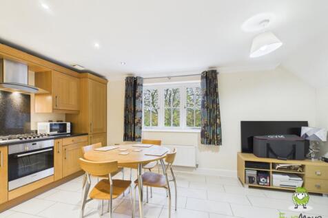 EweMove Estate Agents Basingstoke - Garrett Court 