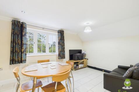 EweMove Estate Agents Basingstoke - Garrett Court 