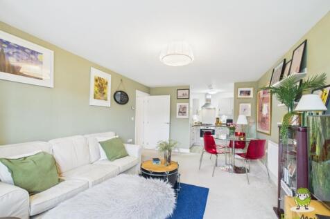 EweMove Estate Agents Basingstoke - Fleetlands Hou