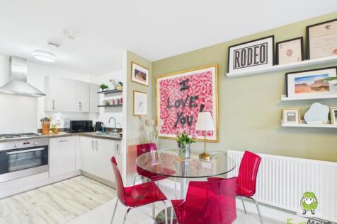 EweMove Estate Agents Basingstoke - Fleetlands Hou