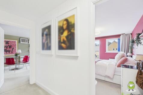 EweMove Estate Agents Basingstoke - Fleetlands Hou