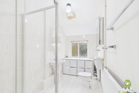 EweMove Estate Agents Basingstoke - St Andrews Roa