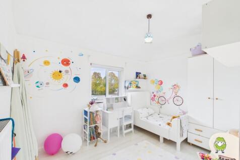 EweMove Estate Agents Basingstoke - St Andrews Roa