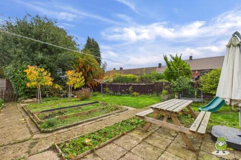 EweMove Estate Agents Basingstoke - St Andrews Roa