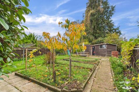 EweMove Estate Agents Basingstoke - St Andrews Roa