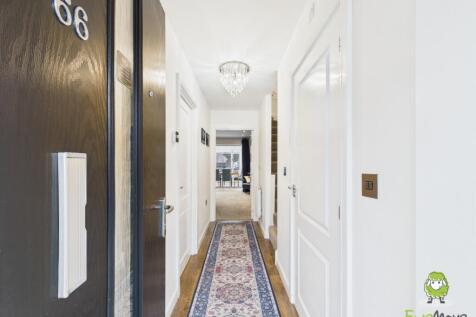 EweMove Estate Agents Basingstoke - The Coach Road