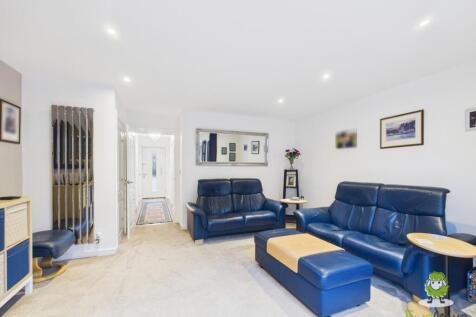 EweMove Estate Agents Basingstoke - The Coach Road