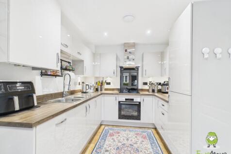 EweMove Estate Agents Basingstoke - The Coach Road