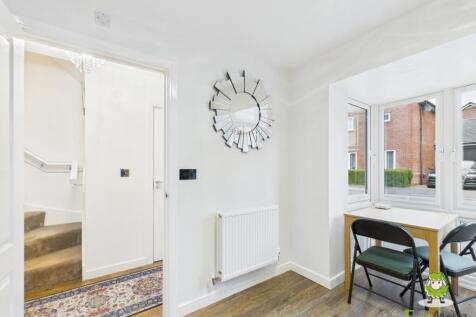 EweMove Estate Agents Basingstoke - The Coach Road