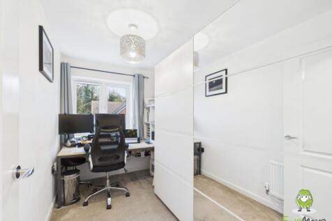 EweMove Estate Agents Basingstoke - The Coach Road