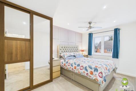 EweMove Estate Agents Basingstoke - The Coach Road