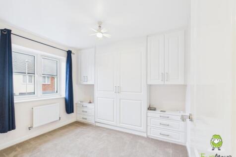 EweMove Estate Agents Basingstoke - The Coach Road