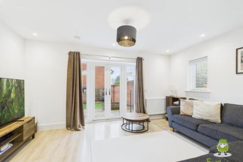 EweMove Estate Agents Basingstoke - Fishbourne Gar