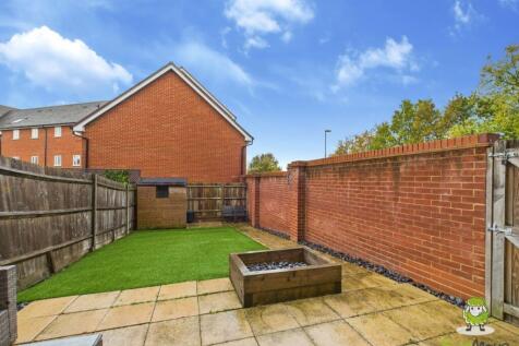 EweMove Estate Agents Basingstoke - Fishbourne Gar