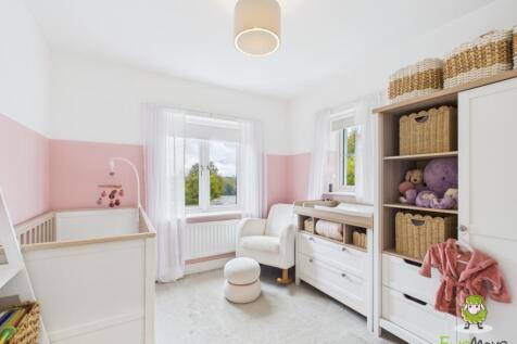 EweMove Estate Agents Basingstoke - Fishbourne Gar