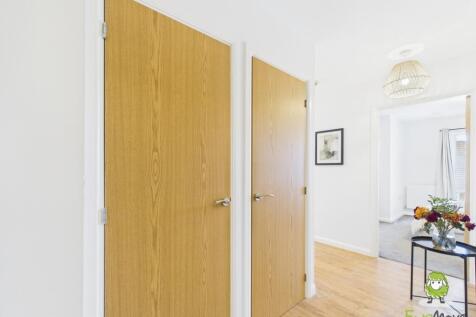 EweMove Estate Agents Basingstoke - Leander Court 