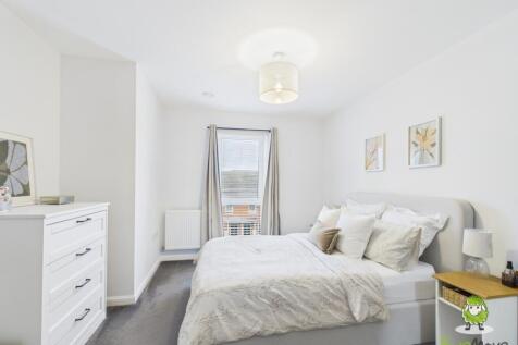 EweMove Estate Agents Basingstoke - Leander Court 