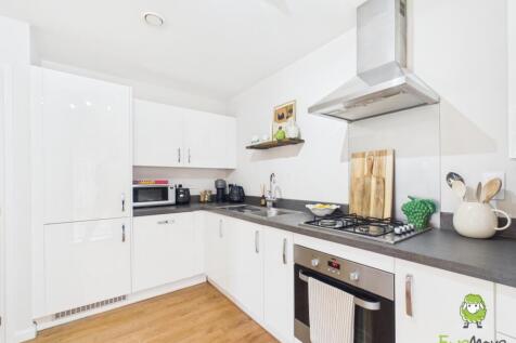 EweMove Estate Agents Basingstoke - Leander Court 